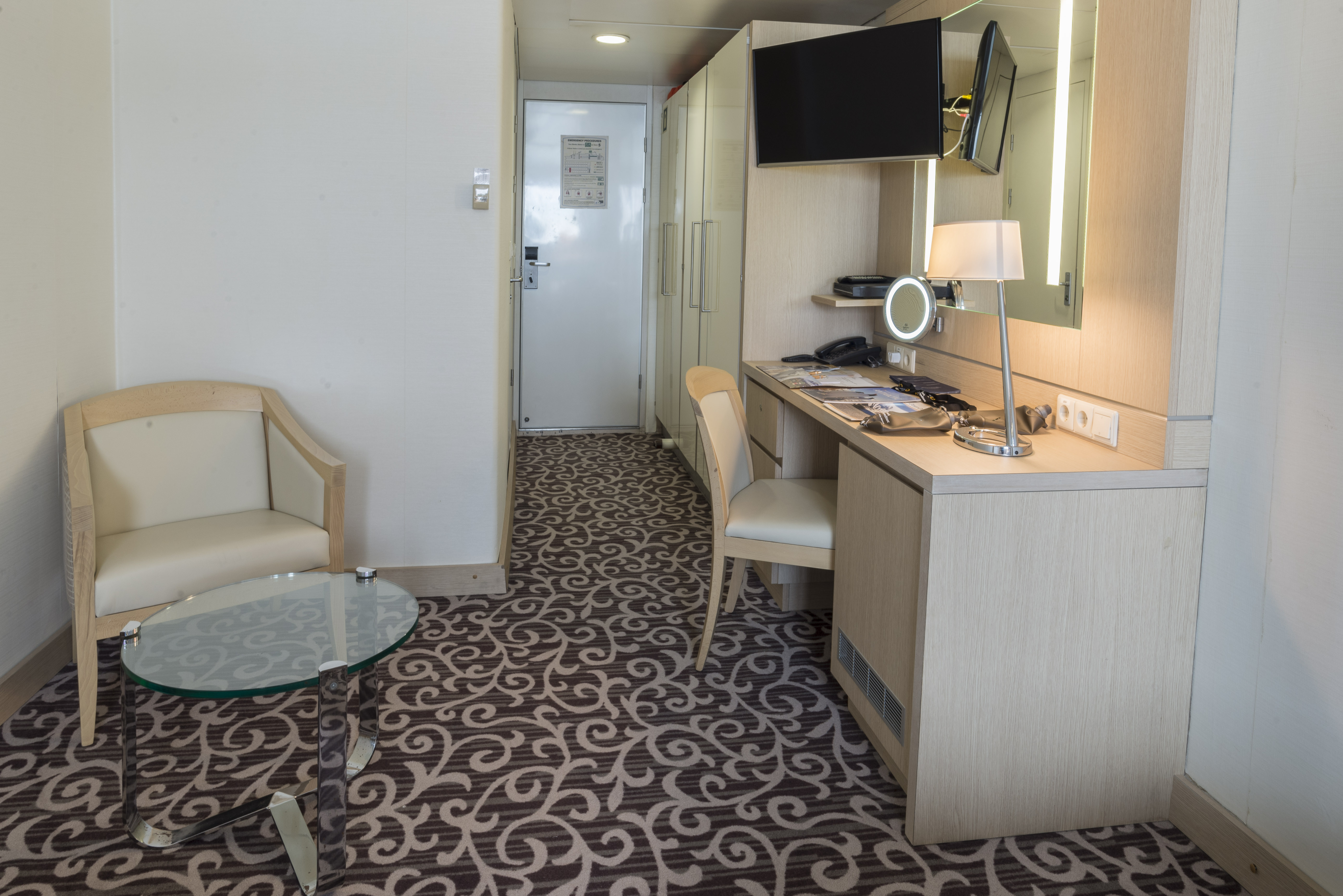 Quark Expeditions Ocean Diamond Twin Window 3.jpg